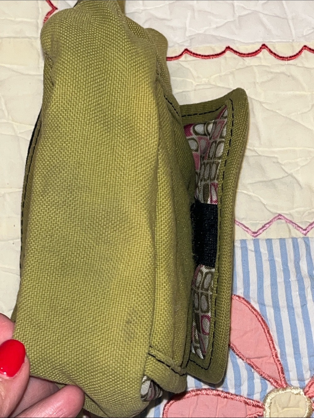 Overland Equipment Olive Green Crossbody Bag with Adjustable Strap - Picture 10 of 13